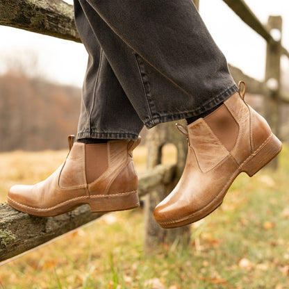 Michele Tan Waxy Brush Off Dansko Women|For Work