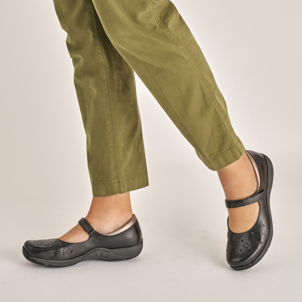Stacy Wide Black Waxy Burnished Dansko Women|For Work